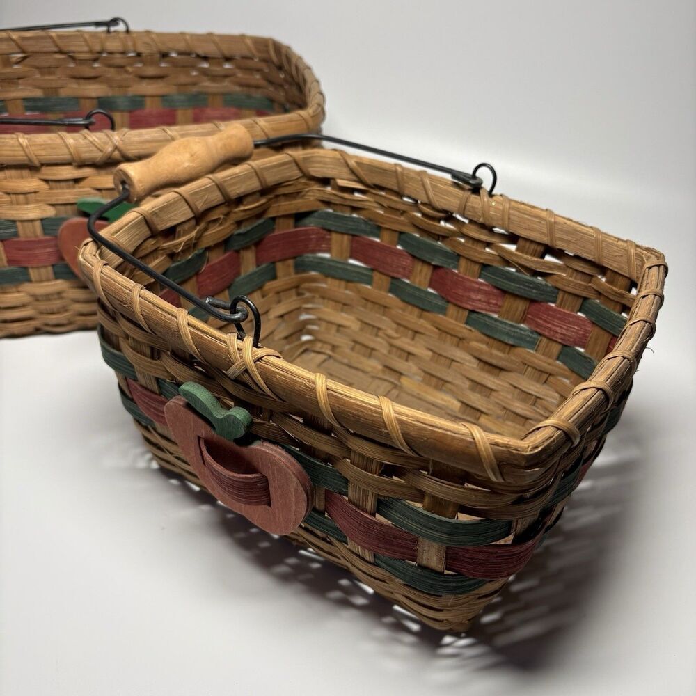Set 2 Vintage Baskets Apples Wooden Carrier Handle - Picture 3 of 5